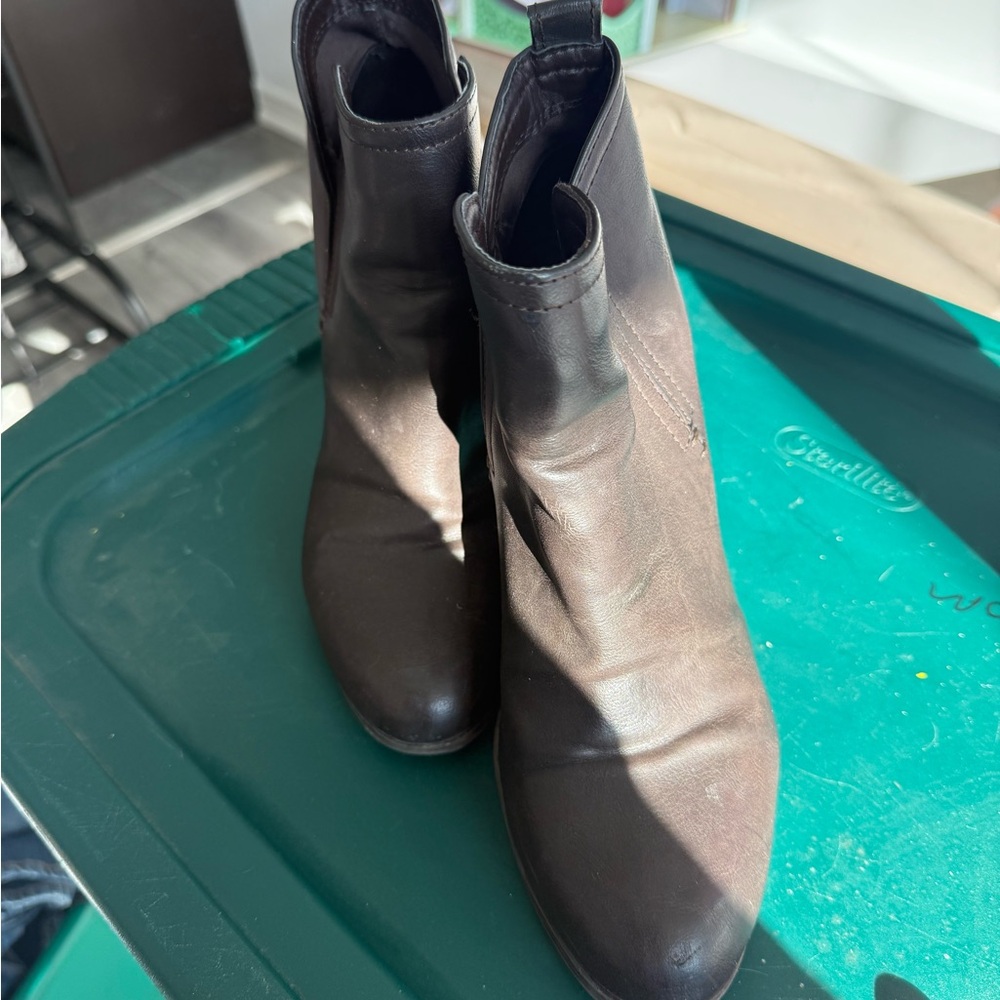 Elegant Brown Ankle Boots